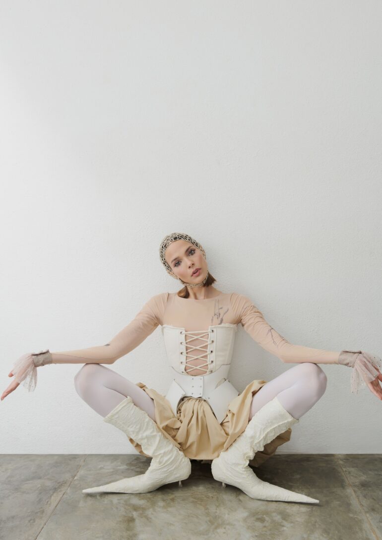 Maya Ovdak book photo