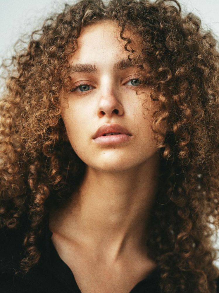 Gabriella Laws profile