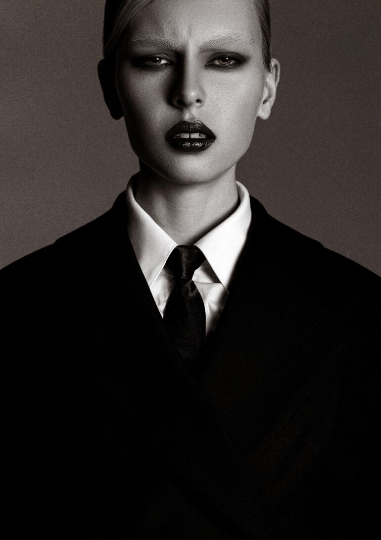 Tatti Khlapushina book photo