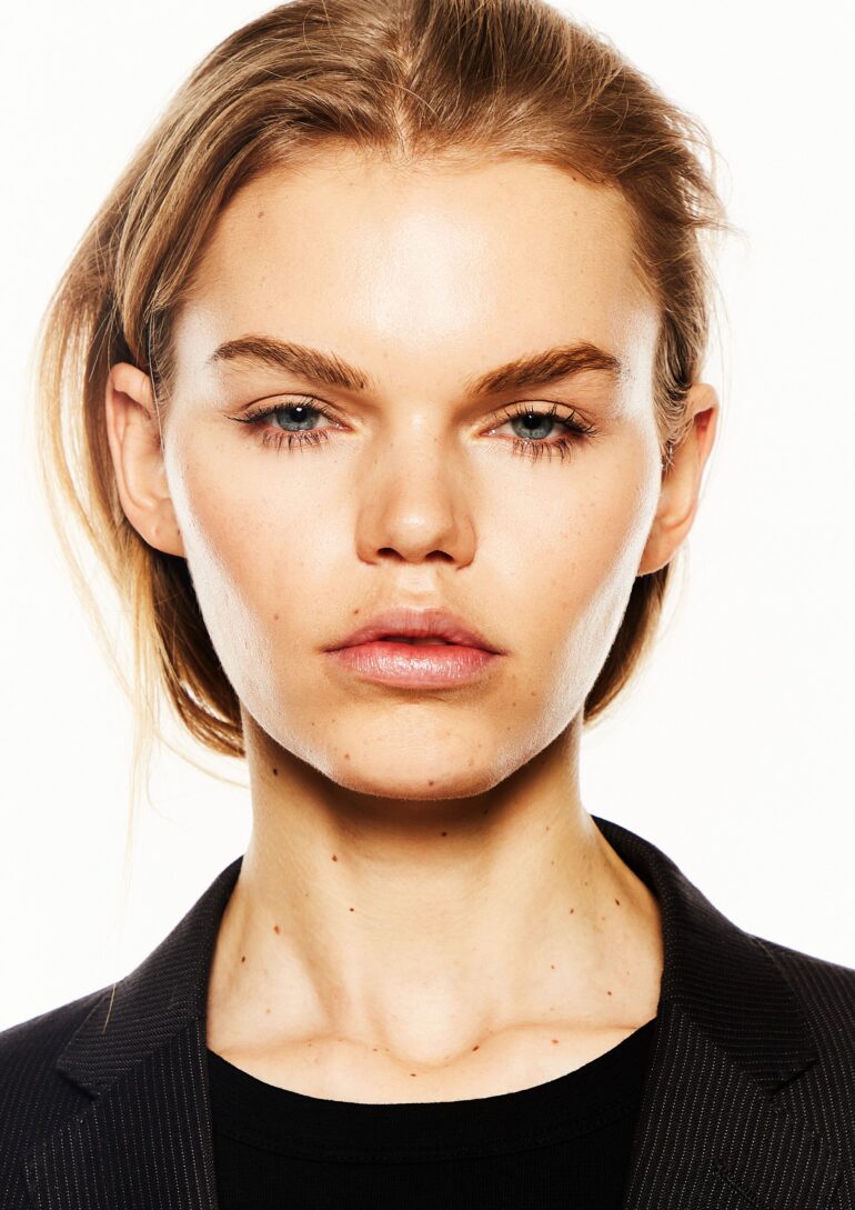 Daphne Maas book photo