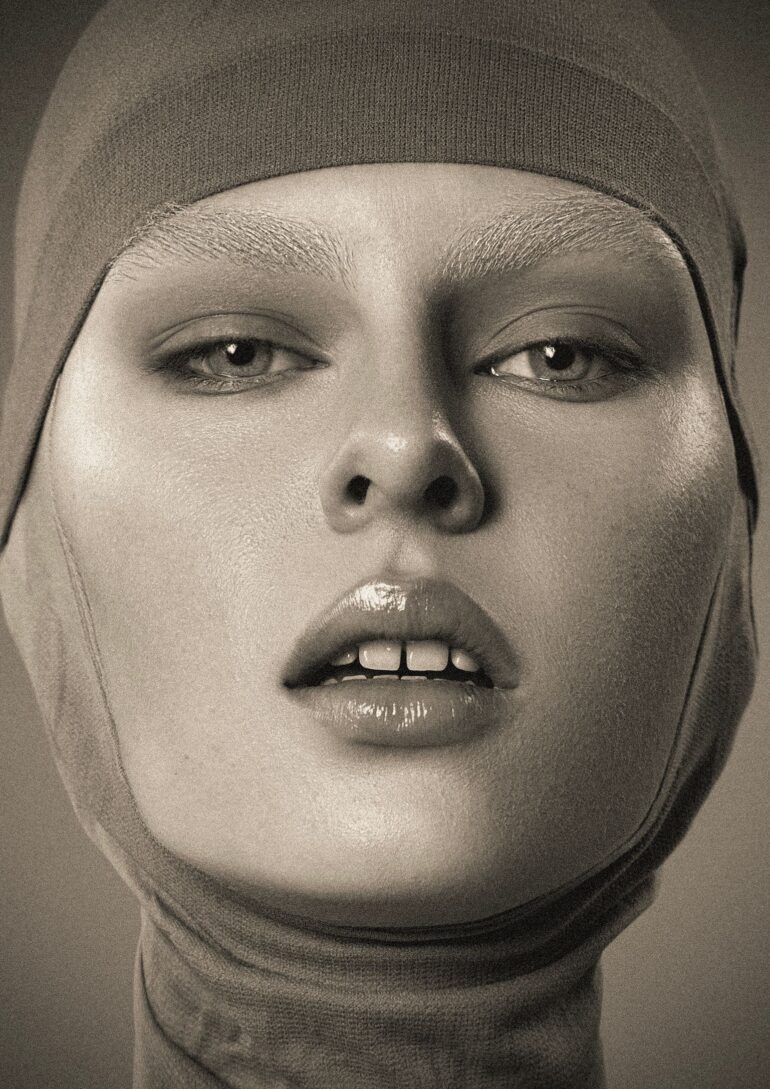 Tatti Khlapushina book photo