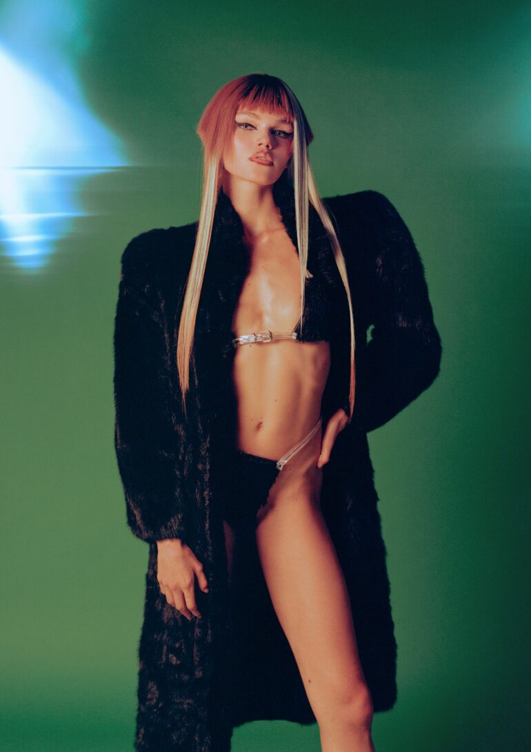 Daphne Maas book photo