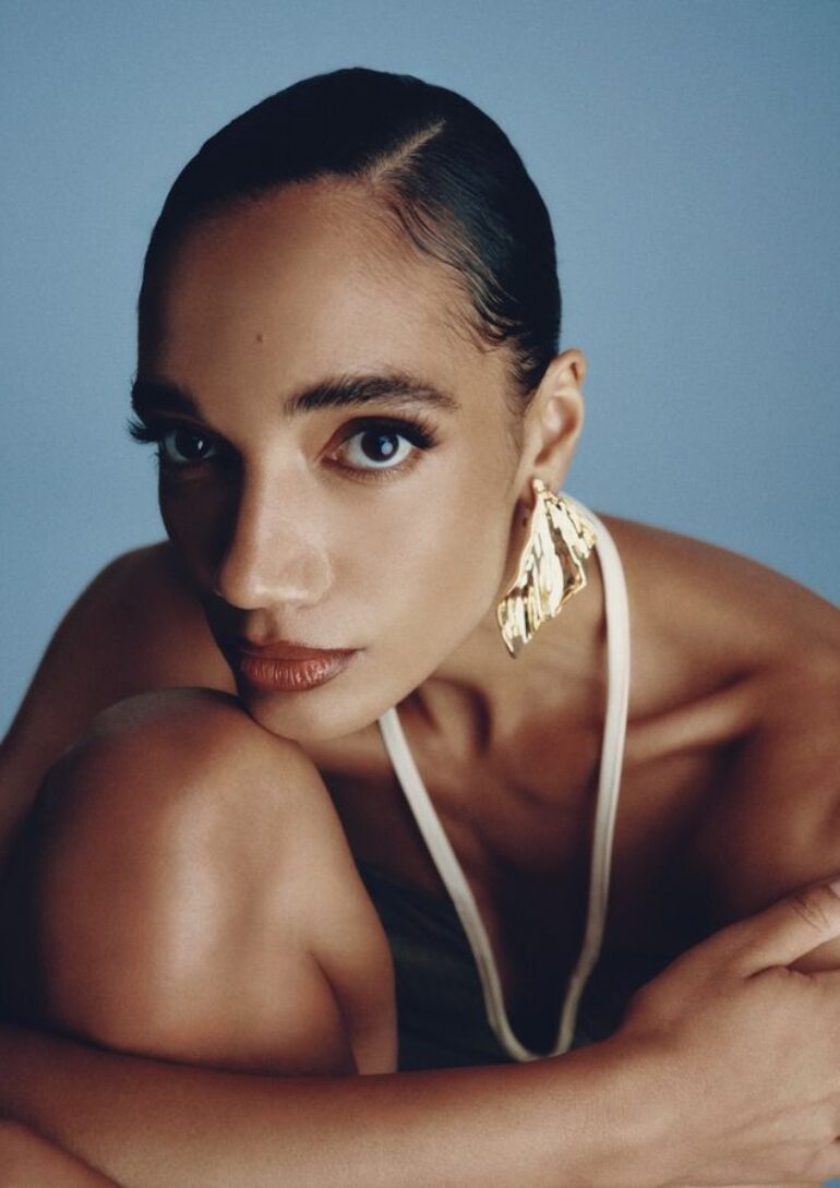 Arielle Smith book photo