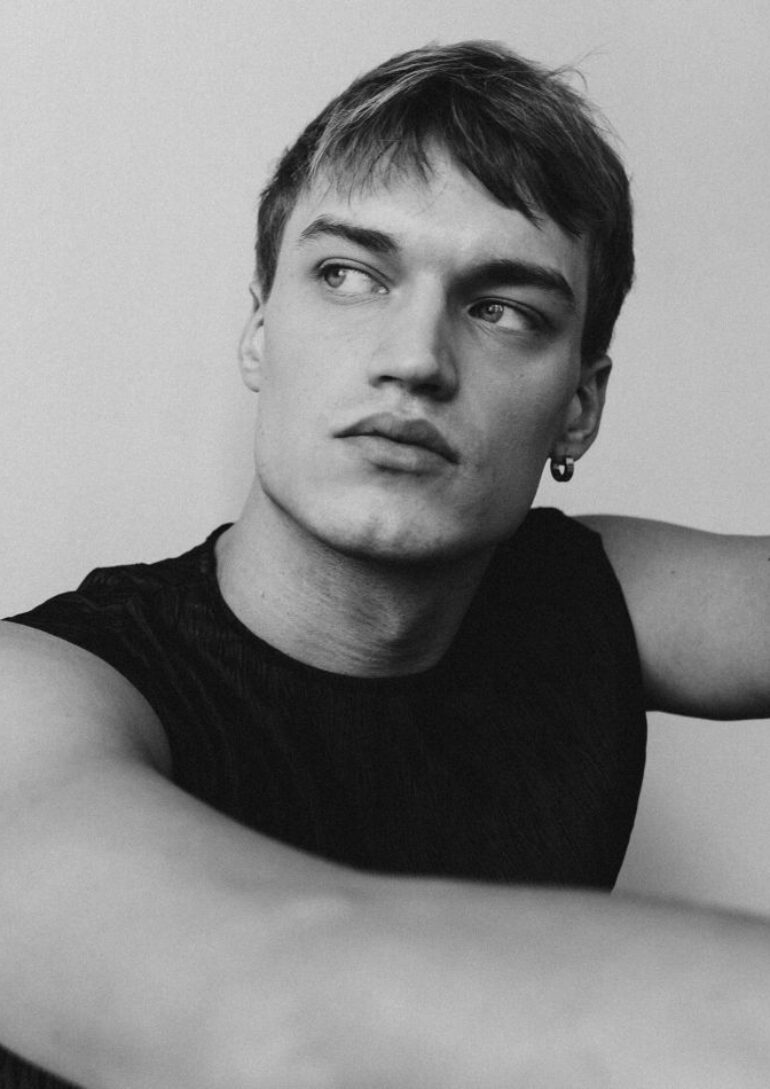 Ruslan Chernetsov book photo