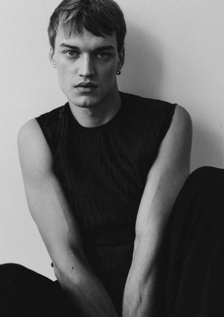 Ruslan Chernetsov book photo