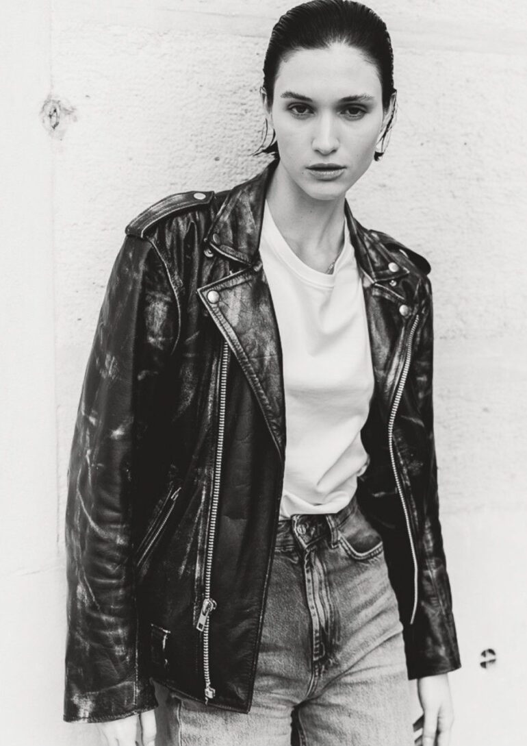 Izabel Tevdoradze book photo