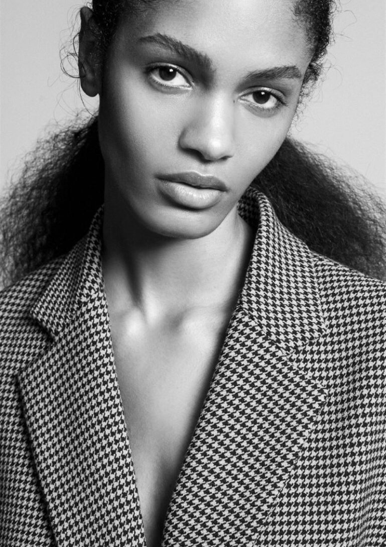 Gardelina Bautista book photo