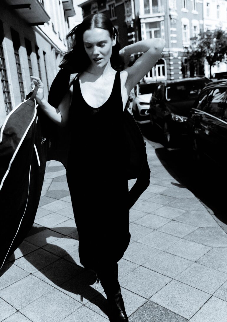 Jona Gudmundsdottir book photo