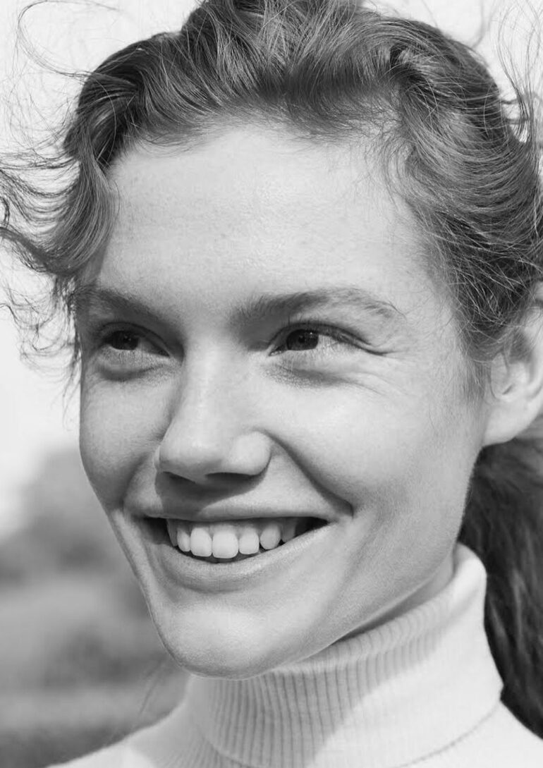 Jona Gudmundsdottir book photo