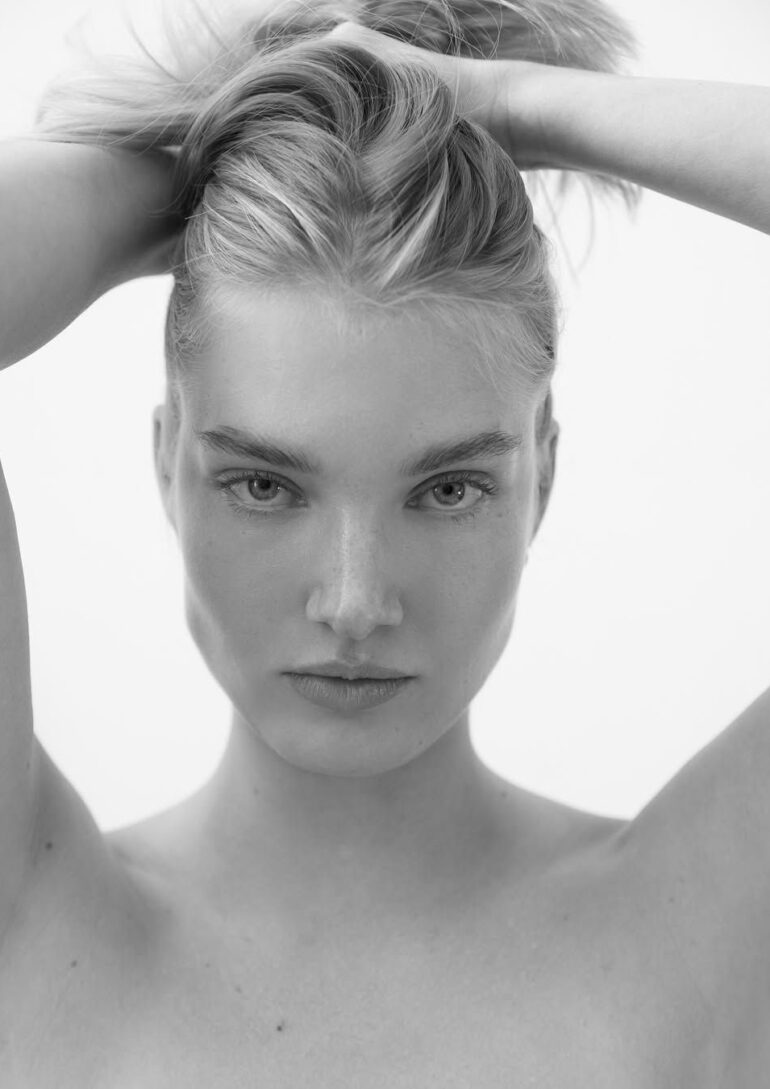 Enni Naakka book photo