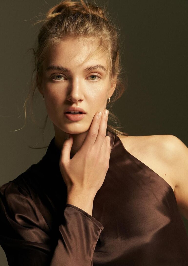 Enni Naakka book photo