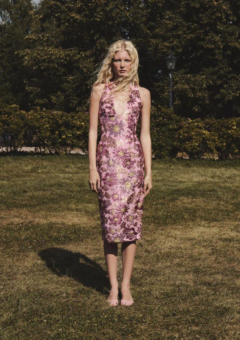 Saloma Sycheva book photo