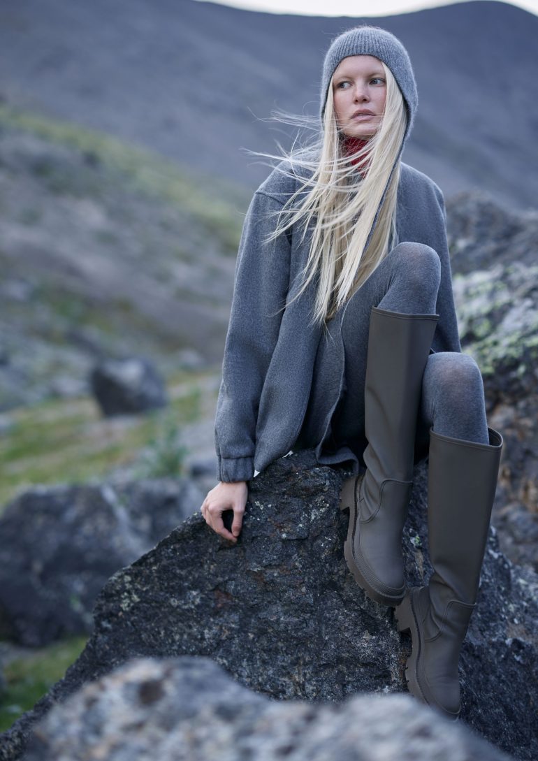 Saloma Sycheva book photo