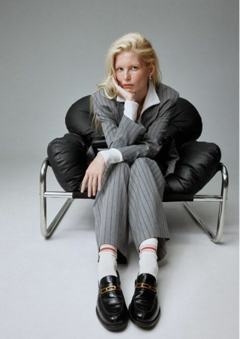 Saloma Sycheva book photo