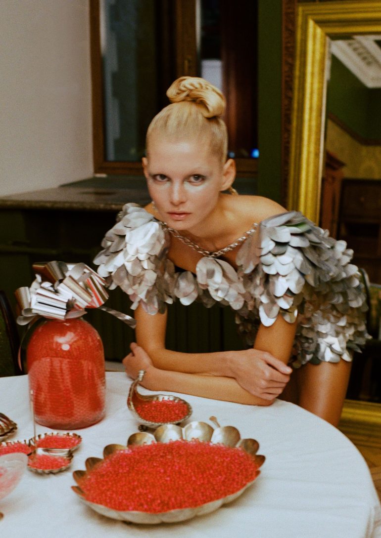 Saloma Sycheva book photo