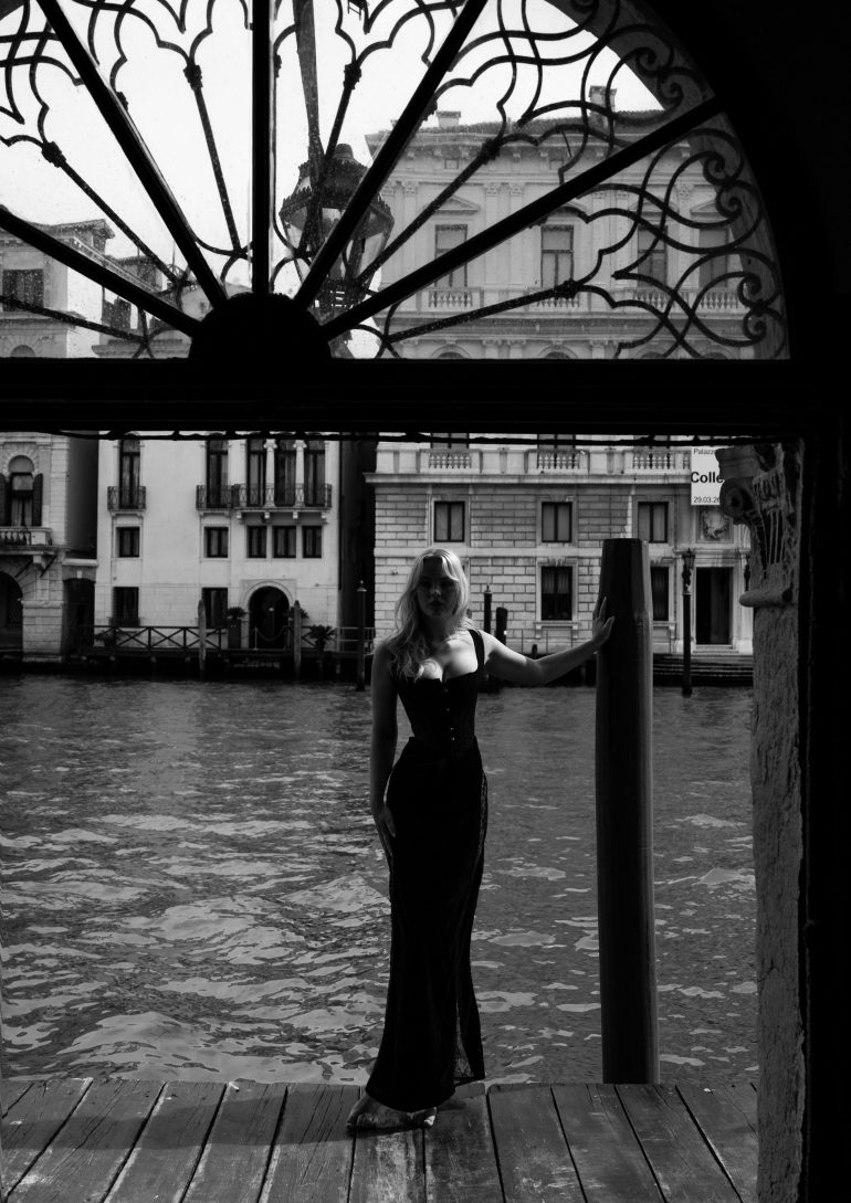 Ella Mandt book photo