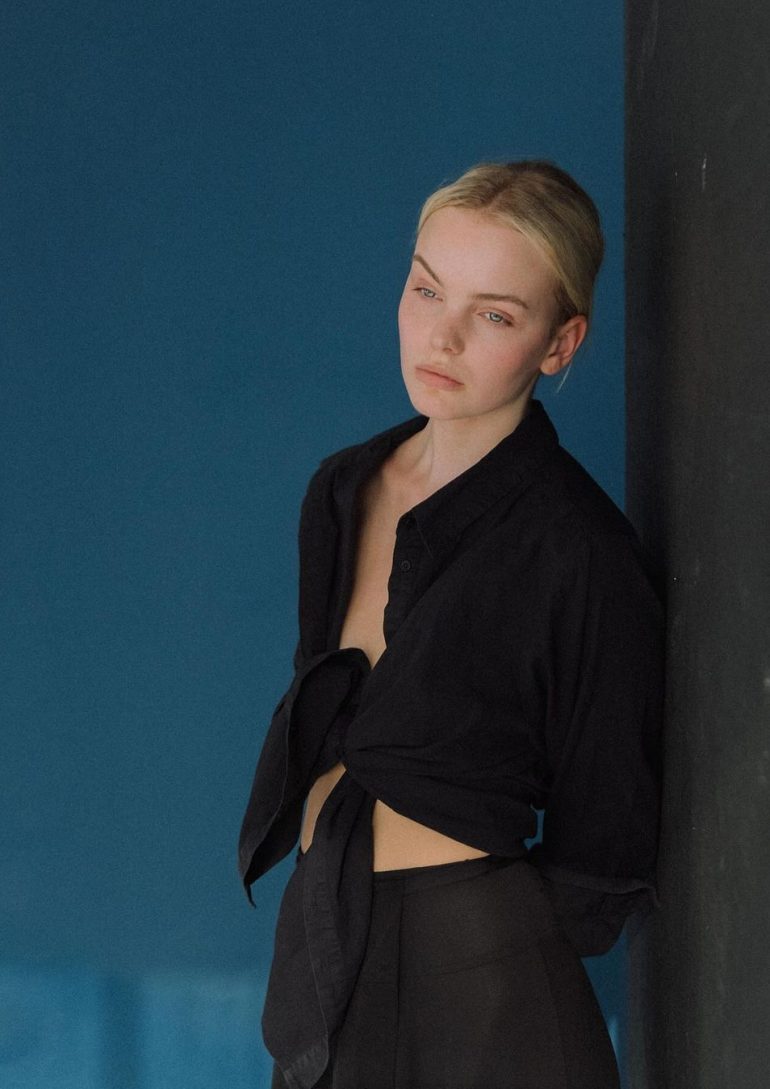 Ella Mandt book photo