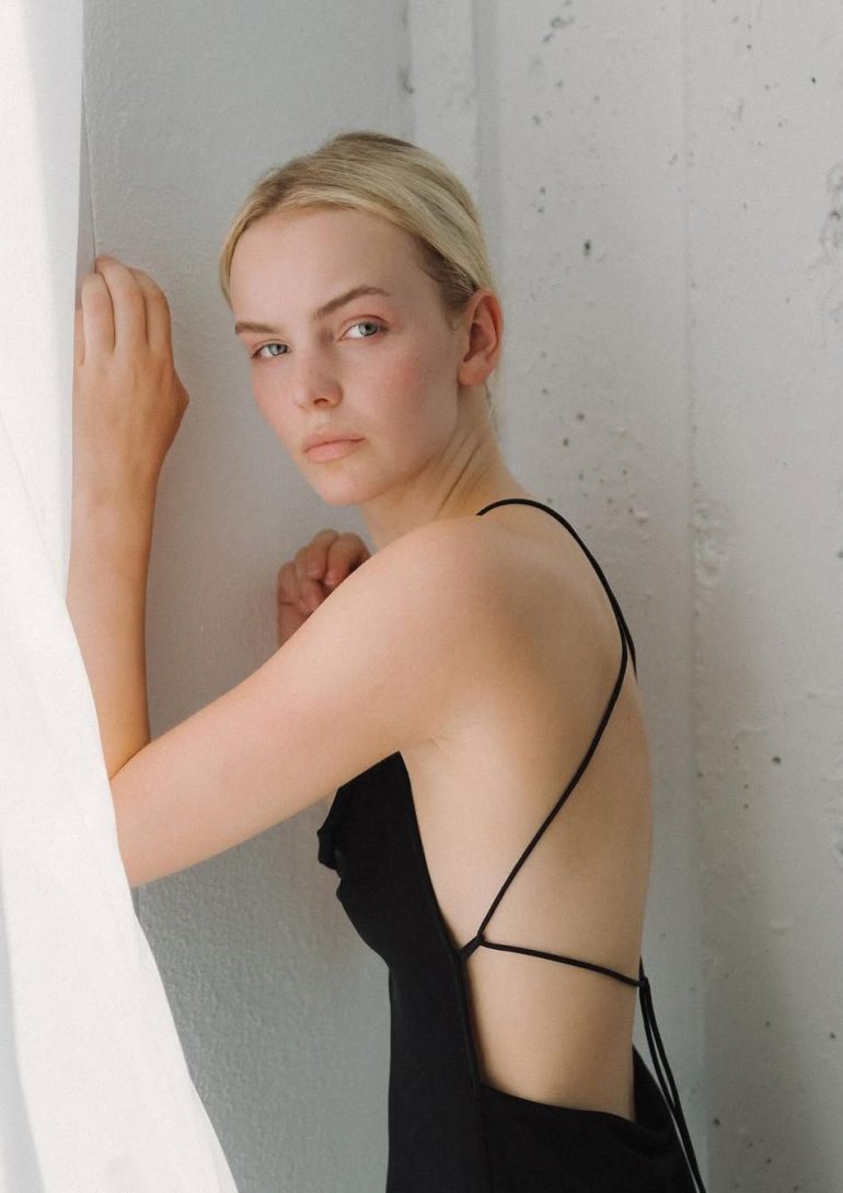 Ella Mandt book photo