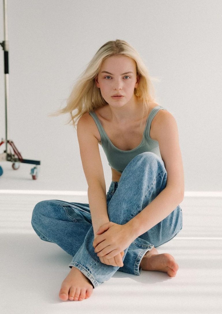 Ella Mandt book photo