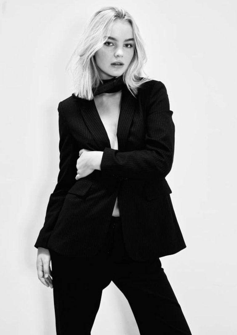 Ella Mandt book photo