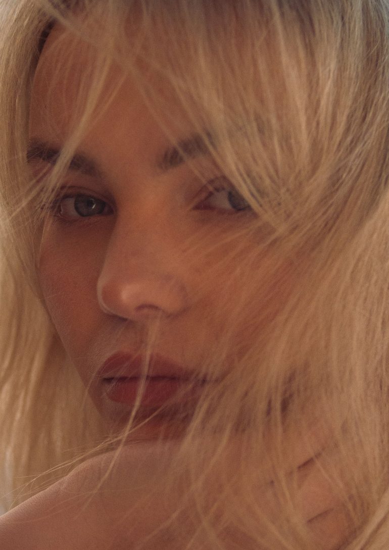 Ella Mandt book photo