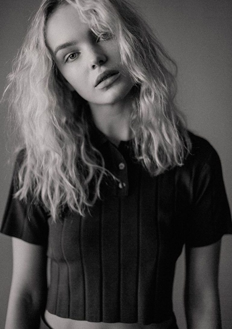 Ella Mandt book photo