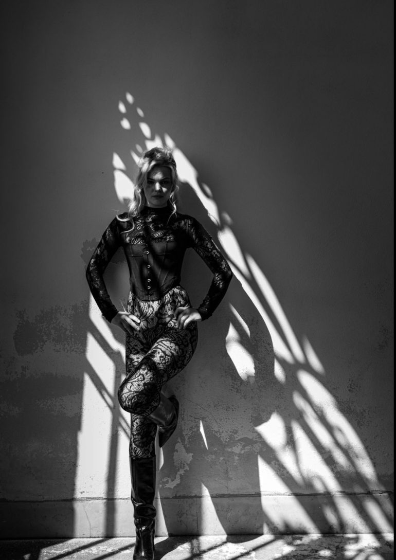 Ella Mandt book photo