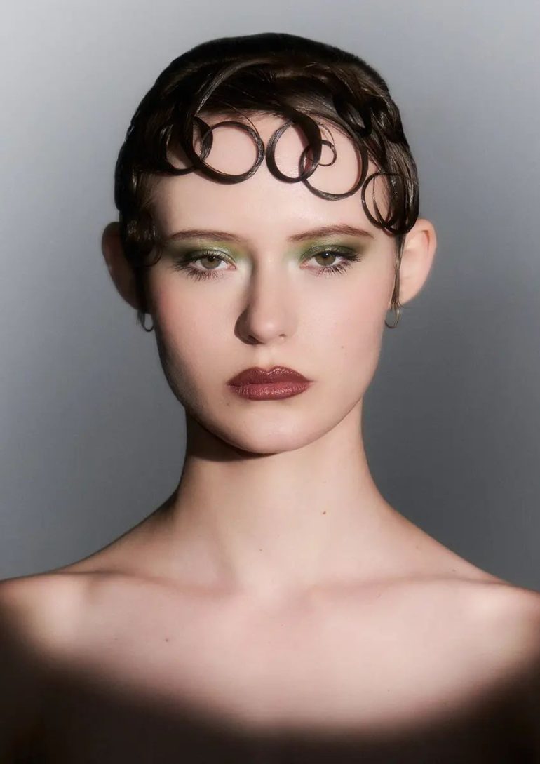 Karolina Kucinska book photo