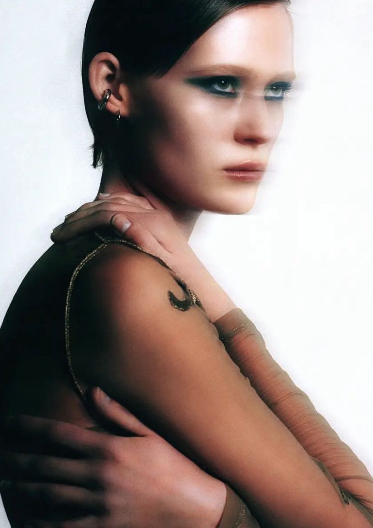 Karolina Kucinska book photo