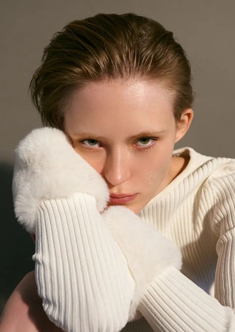 Karolina Kucinska book photo