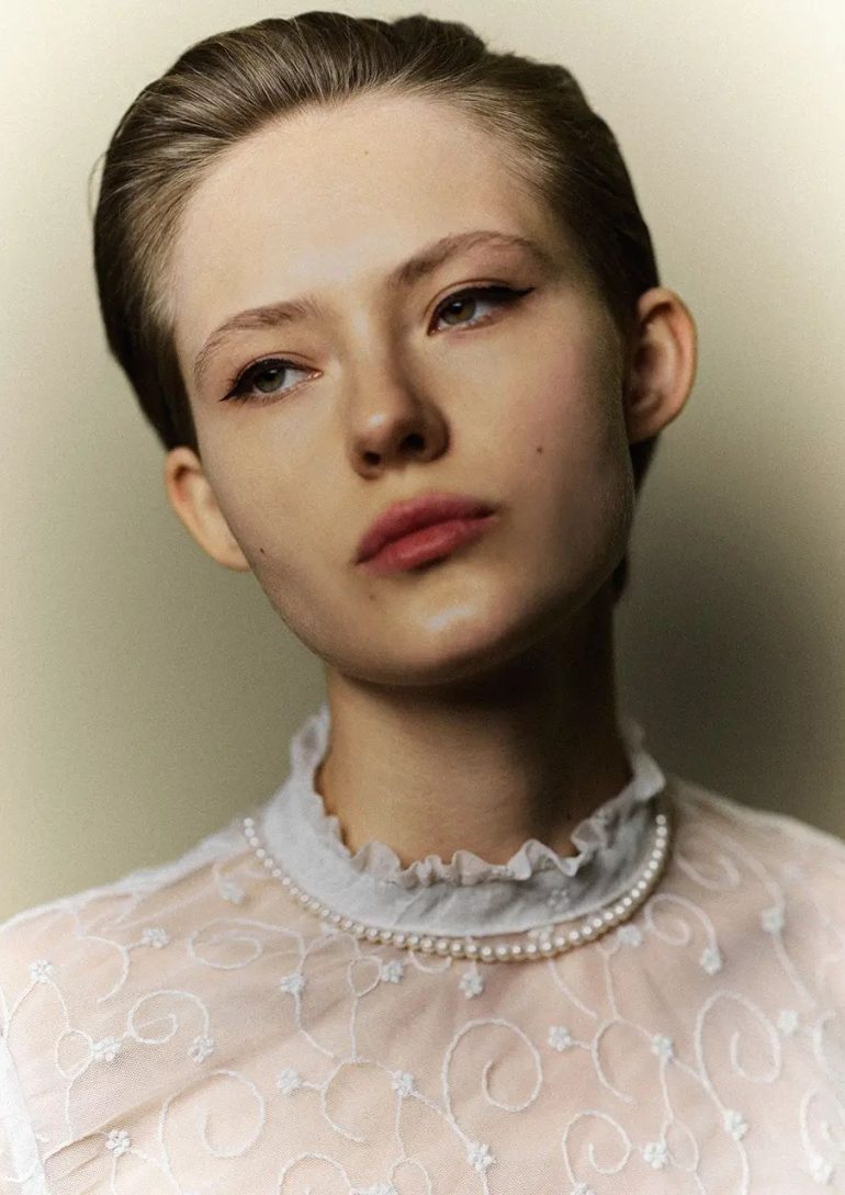 Karolina Kucinska book photo