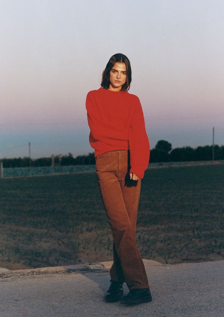 Victoria De Carlos book photo