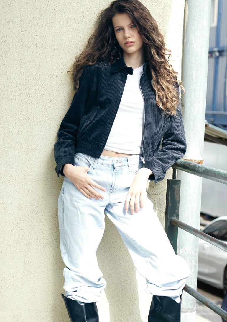 Tasya Sukhih book photo