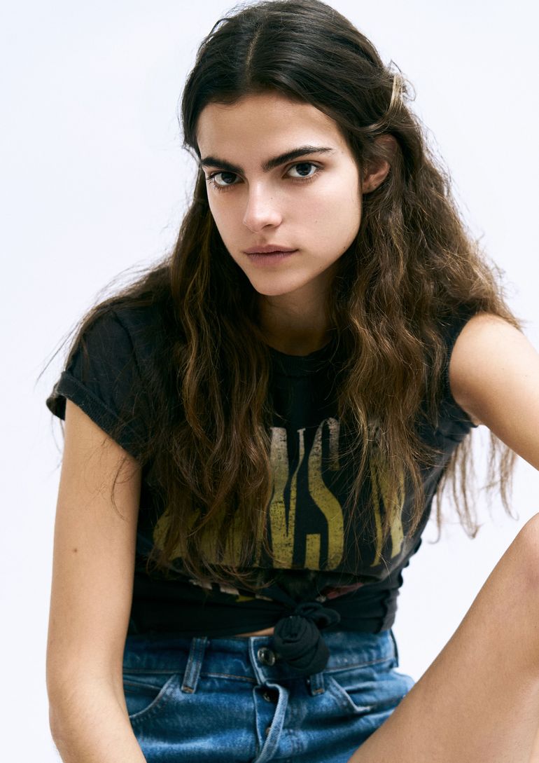 Victoria De Carlos book photo
