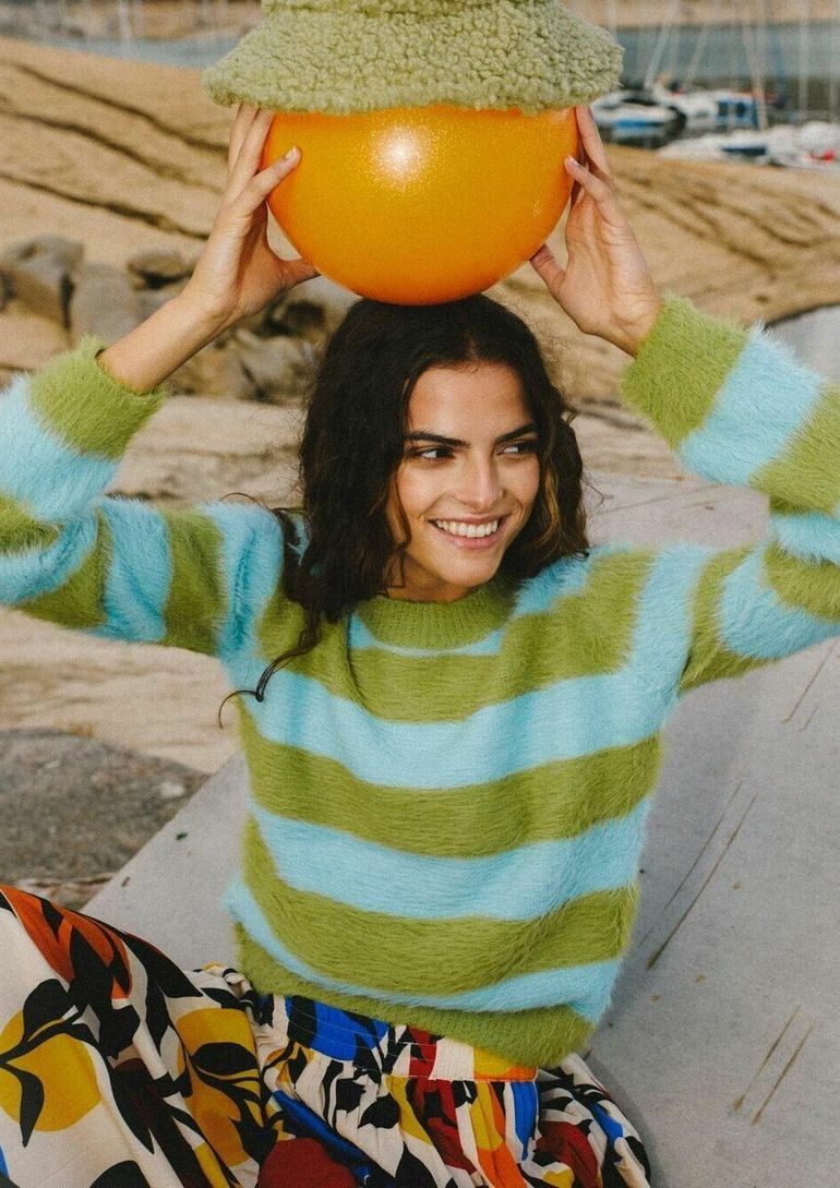 Victoria De Carlos book photo