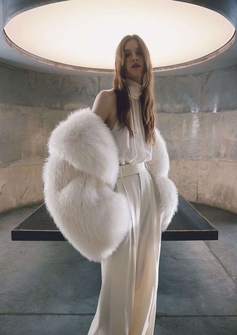 Polina Ivochkina book photo