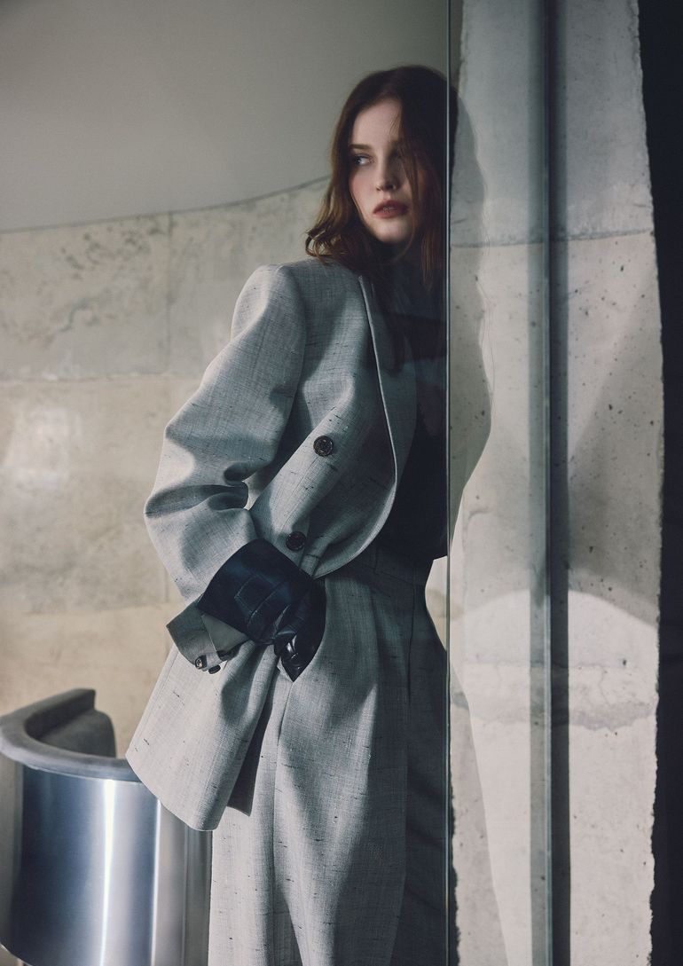 Polina Ivochkina book photo